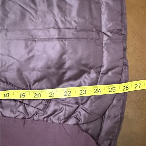 Lululemon lightweight jacket plum color pullover size 4 - Picture 7 of 7